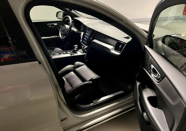 Volvo S60 cena 145000 przebieg: 77000, rok produkcji 2019 z Warszawa małe 277